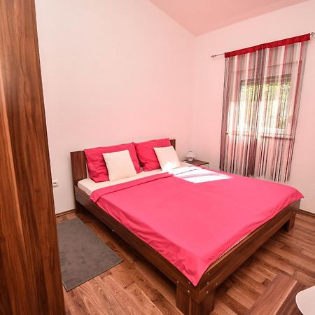 Apartmani Lukic Vir Eksteriør billede