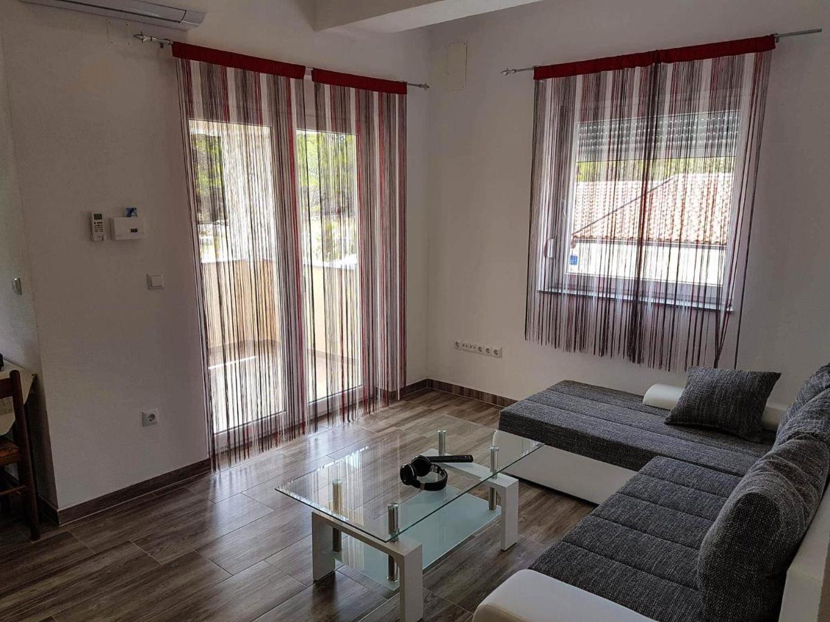 Apartmani Lukic Vir Eksteriør billede